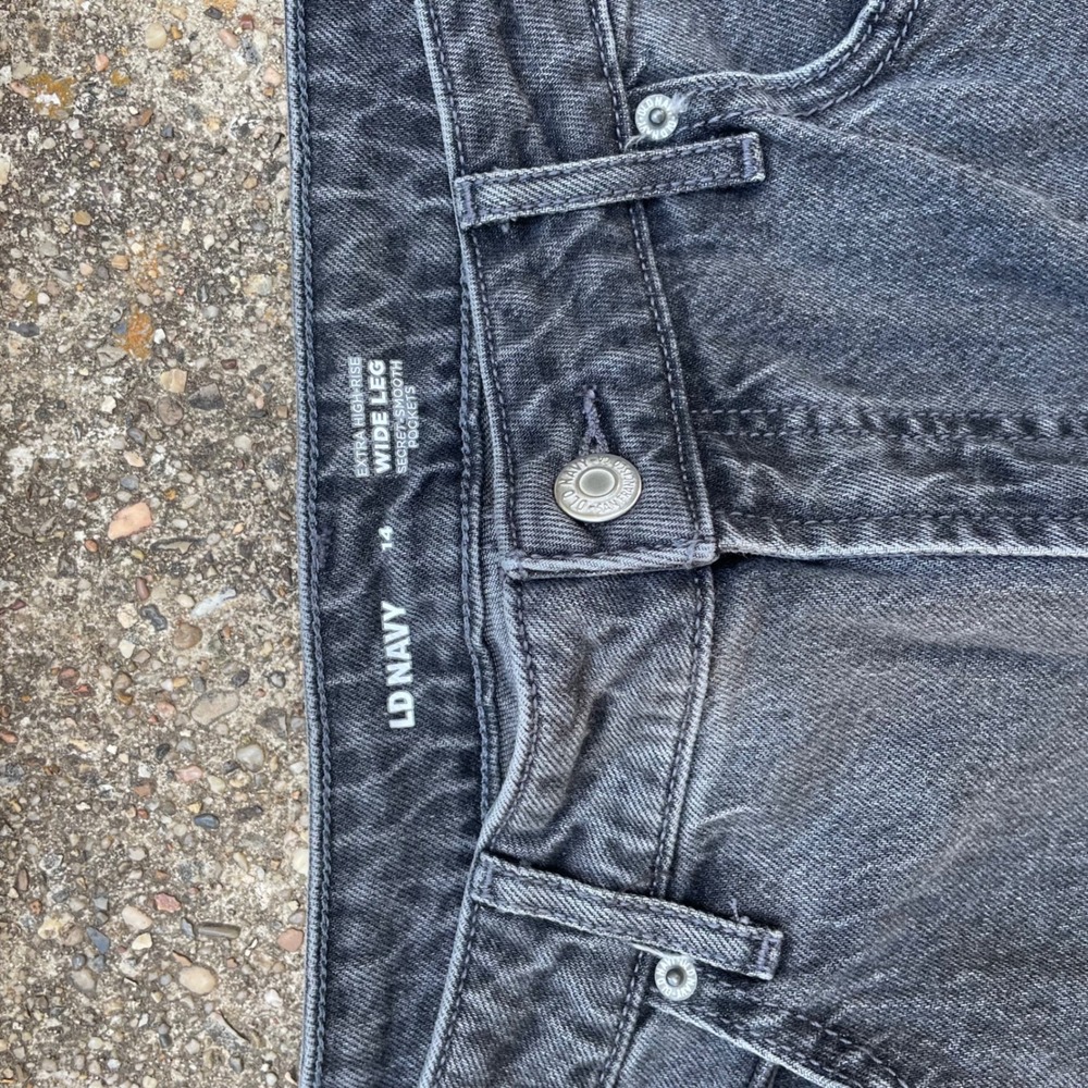 Old Navy Extra High Rise Wide Leg Jeans Washed Black Raw Hem Size 14 - Picture 3 of 7